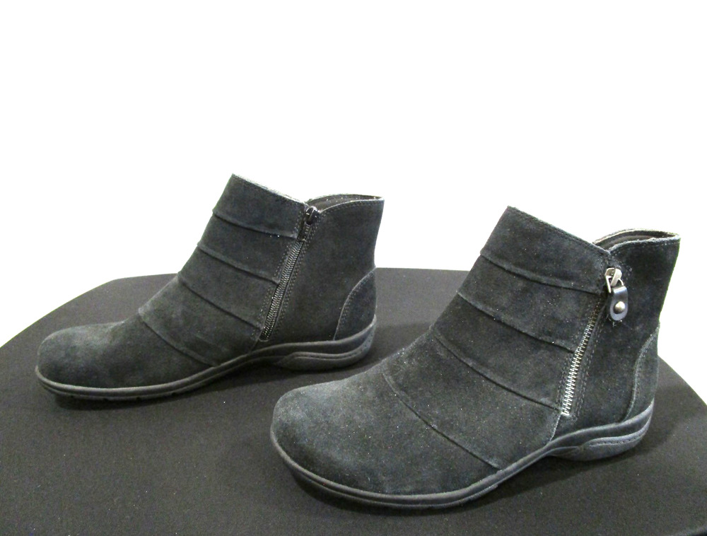 Clarks Chris Sway Black Suede Side Zip Ankle Booties Women 8.5M